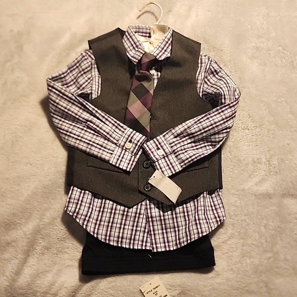 Docker nwt 3t boys 4 piece set